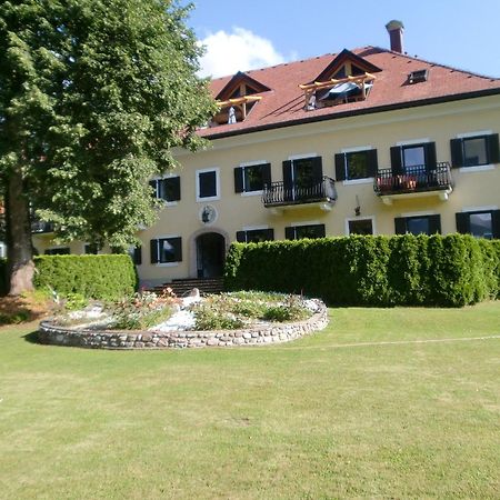 Garten- & Loggia-Appartement Herrenhaus Dellach im Drautal Bagian luar foto