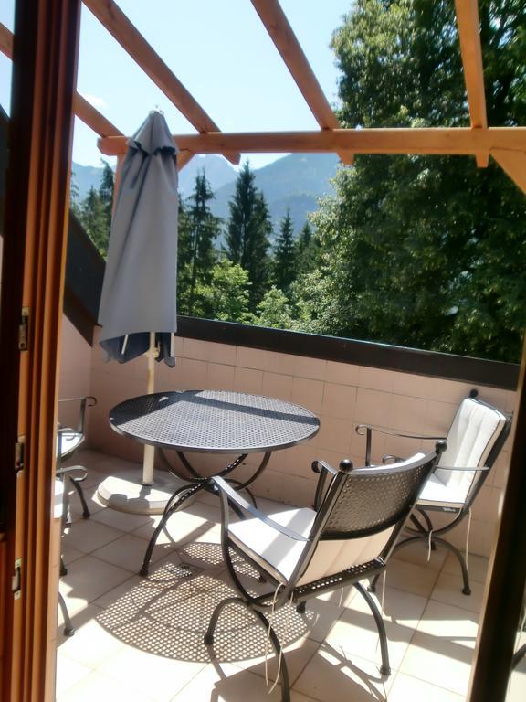 Garten- & Loggia-Appartement Herrenhaus Dellach im Drautal Ruang foto