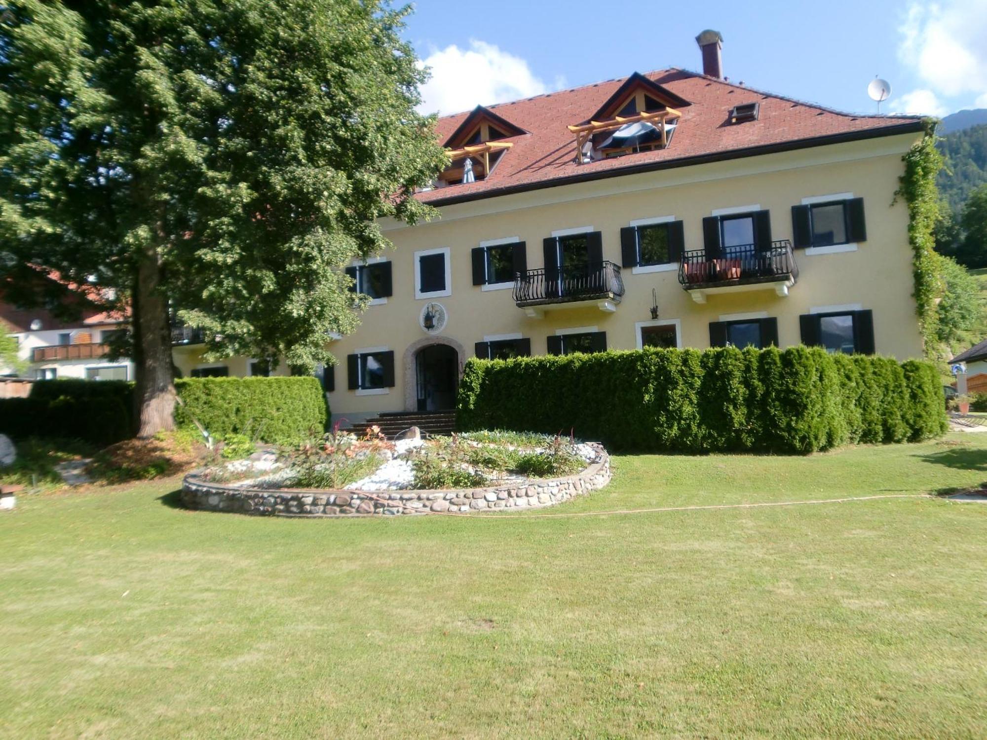 Garten- & Loggia-Appartement Herrenhaus Dellach im Drautal Bagian luar foto
