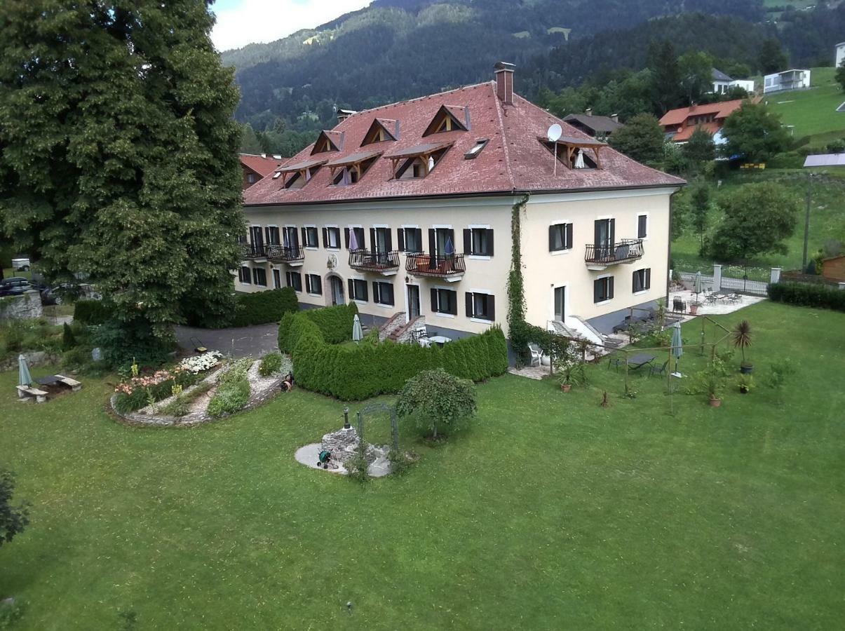 Garten- & Loggia-Appartement Herrenhaus Dellach im Drautal Bagian luar foto