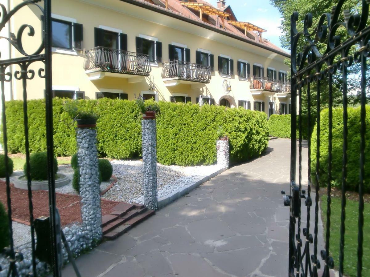 Garten- & Loggia-Appartement Herrenhaus Dellach im Drautal Bagian luar foto