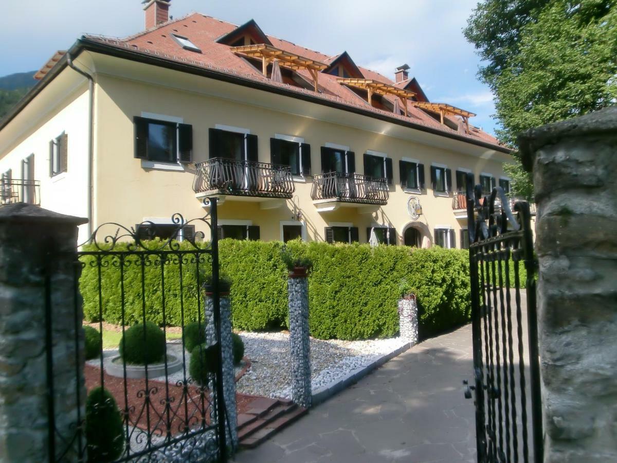 Garten- & Loggia-Appartement Herrenhaus Dellach im Drautal Bagian luar foto