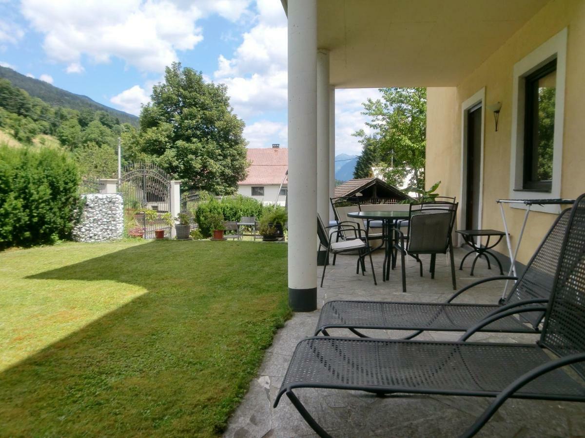 Garten- & Loggia-Appartement Herrenhaus Dellach im Drautal Bagian luar foto