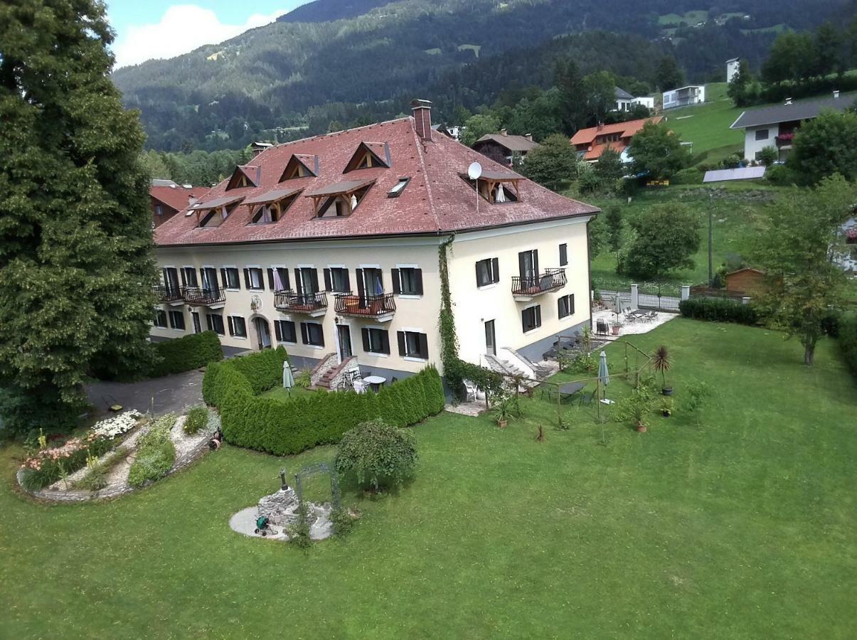 Garten- & Loggia-Appartement Herrenhaus Dellach im Drautal Bagian luar foto