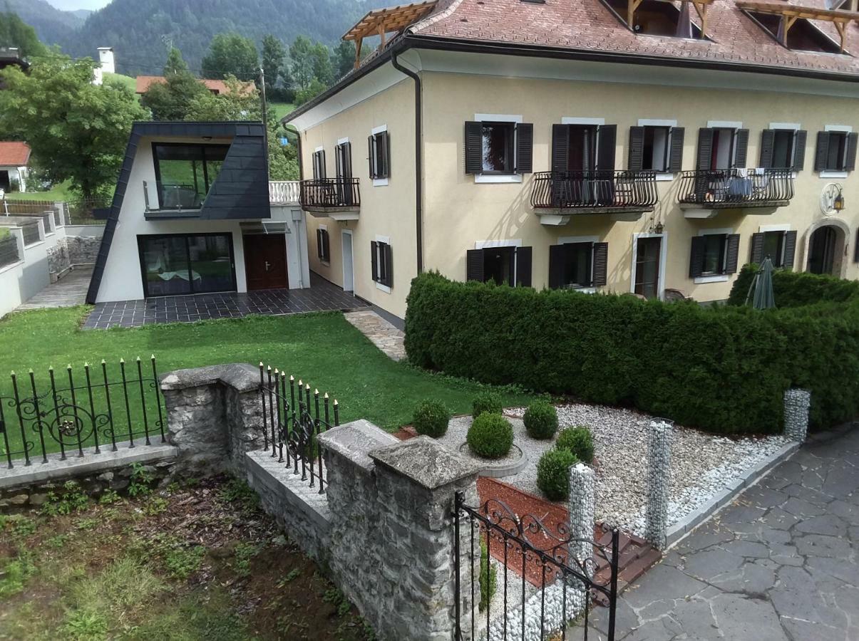 Garten- & Loggia-Appartement Herrenhaus Dellach im Drautal Bagian luar foto