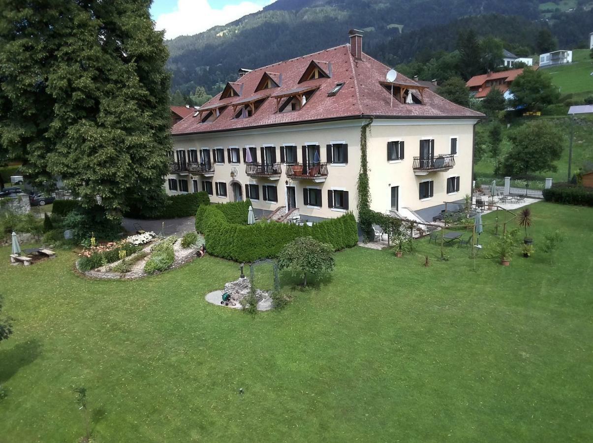 Garten- & Loggia-Appartement Herrenhaus Dellach im Drautal Bagian luar foto