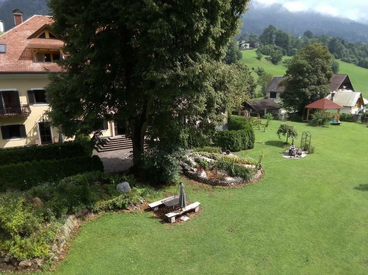Garten- & Loggia-Appartement Herrenhaus Dellach im Drautal Bagian luar foto