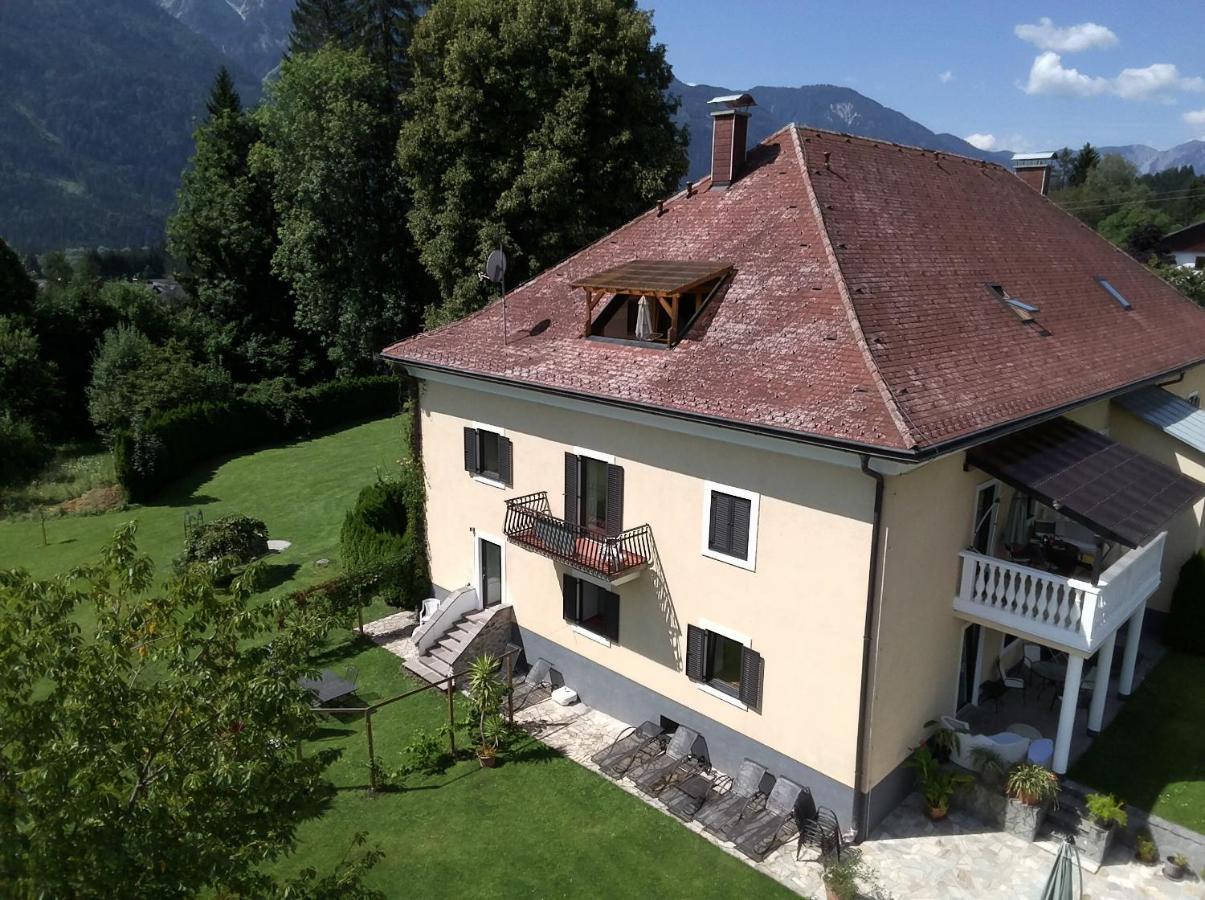 Garten- & Loggia-Appartement Herrenhaus Dellach im Drautal Bagian luar foto