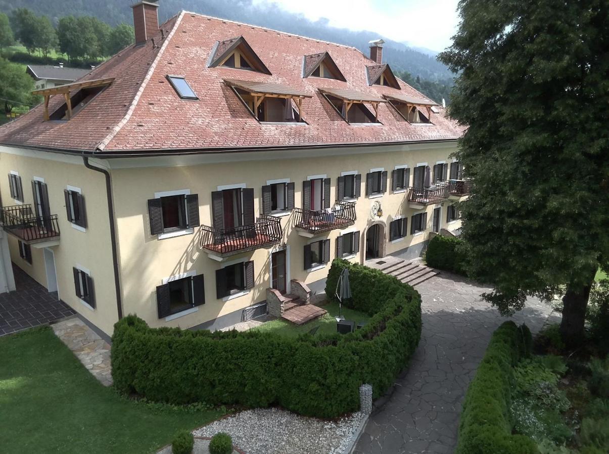 Garten- & Loggia-Appartement Herrenhaus Dellach im Drautal Bagian luar foto